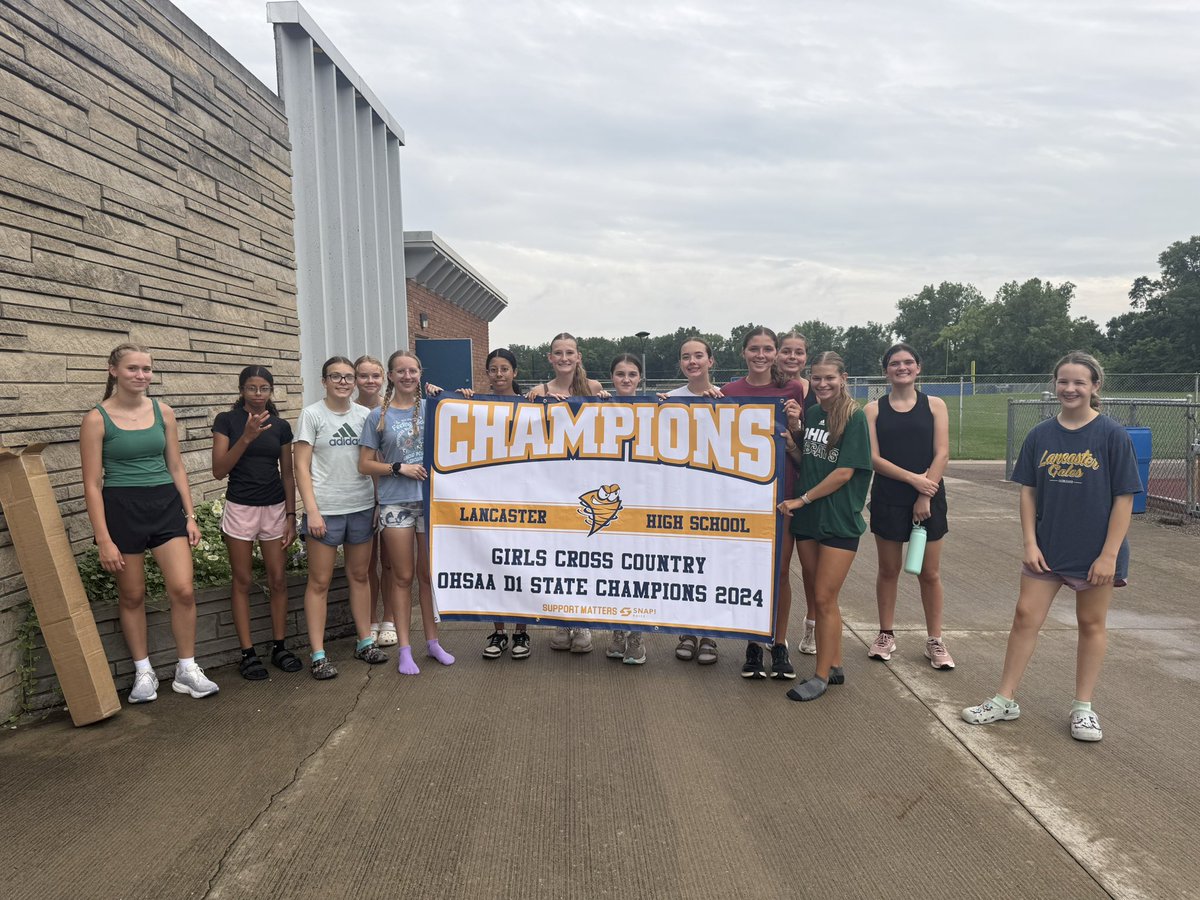 LadyGalesCC's tweet photo. Thank you to Snap Fundraise for the awesome championship banners!! https://t.co/XCfTucBKJD