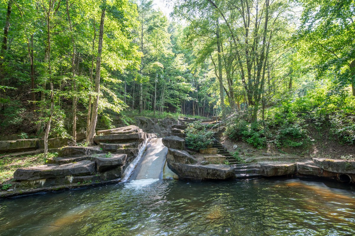 SoCoCabins's tweet photo. A taste of Summer in Big Canoe GA ☀️🌊🌄Experience the perfect balance of relaxation and fun in this private mountain oasis community!
🔗https://t.co/Uazf9vMkyR https://t.co/yILm6A6LQc