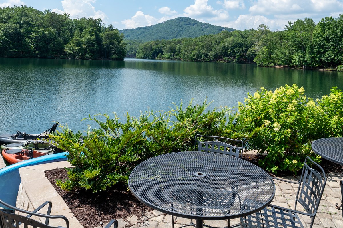 SoCoCabins's tweet photo. A taste of Summer in Big Canoe GA ☀️🌊🌄Experience the perfect balance of relaxation and fun in this private mountain oasis community!
🔗https://t.co/Uazf9vMkyR https://t.co/yILm6A6LQc