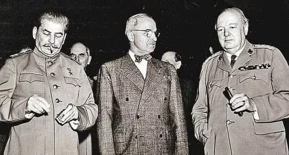 Монгол хүн бүр санаж, бахархаж явах ёстой тэмдэглэлт өдөр бол яах аргагүй

- 7 сарын 17 юм.

Тэртээ 76 жилийн өмнө энэ өдөр ЗХУ, АНУ, Англи гэсэн дэлхийн их гүрний тэргүүд Потсдамд уулзжээ. Сталин  2 сарын дараа Японд дайн зарлана гэж амлан байж Монгол улсын ТУСГААР ТОГТНОЛЫГ