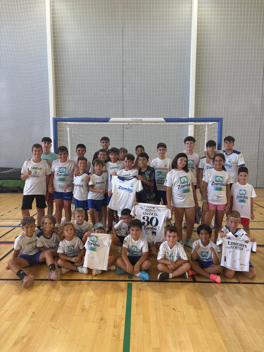 Zambรบ CFS Pinatar (@cfs_pinatar) on Twitter photo ๐คฉยกCerramos la semana en el campus de verano por todo lo alto!โฑ๏ธ
๐๐ปJueves โก๏ธ visita de nuestro Oliver Atom, <a href="/10Juanpi10/">Juanpi ๐งป ๐งผ ๐งด</a> โก
๐๐ปViernes โก๏ธ visita de <a href="/carlicos_10/">Carlos Bartolome</a>, exjugador del club, actualmente en <a href="/InterMovistar/">Movistar Inter FS</a> ๐งจ
#GOPinatar ๐คฉยกCerramos la semana en el campus de verano por todo lo alto!โฑ๏ธ
๐๐ปJueves โก๏ธ visita de nuestro Oliver Atom, <a href="/10Juanpi10/">Juanpi ๐งป ๐งผ ๐งด</a> โก
๐๐ปViernes โก๏ธ visita de <a href="/carlicos_10/">Carlos Bartolome</a>, exjugador del club, actualmente en <a href="/InterMovistar/">Movistar Inter FS</a> ๐งจ
#GOPinatar