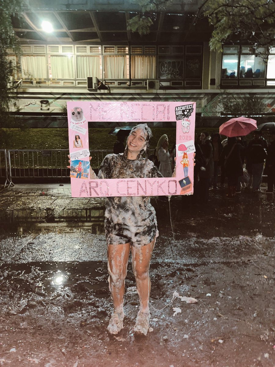 hellykitty tweet media