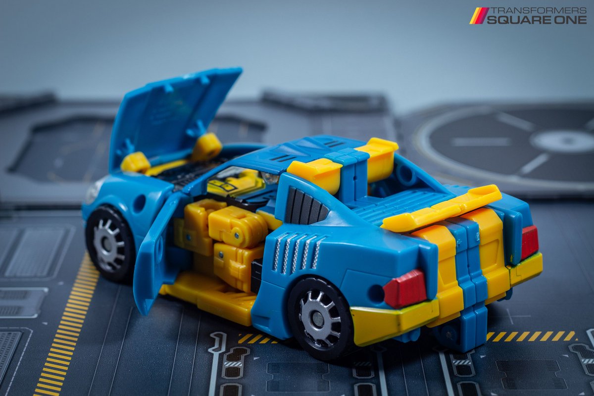 Triple_Takeover's tweet image. Not much wrong with that car mode, is there?
Hear all about Timelines Nightbeat in our new Unicron Trilogy miniseries chat, featuring MAZ! Live exclusively at patreon.com/TripleTakeover