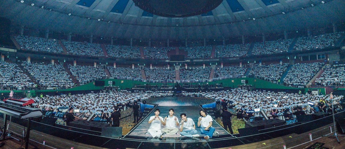 day6official's tweet image. [ #DAY6_BEHIND ]

𝙿𝙸𝙴𝚁 𝟷𝟶: 𝙰𝚕𝚕 𝙼𝚢 𝙳𝚊𝚢𝚜 - 𝙳𝙰𝚈𝟷 🫧

마이데이에게 평생 바치는 선물은 바로 우리 🎁
오늘 너무 즐거웠어요 ٩(ˊᗜˋ*)و

#DAY6 #데이식스
#MyDay #마이데이
#DAY6_4TH_FANMEETING
#PIER10_All_My_Days