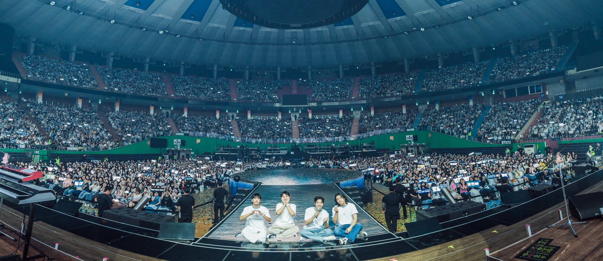 day6official's tweet image. [ #DAY6_BEHIND ]

𝙿𝙸𝙴𝚁 𝟷𝟶: 𝙰𝚕𝚕 𝙼𝚢 𝙳𝚊𝚢𝚜 - 𝙳𝙰𝚈𝟷 🫧

마이데이에게 평생 바치는 선물은 바로 우리 🎁
오늘 너무 즐거웠어요 ٩(ˊᗜˋ*)و

#DAY6 #데이식스
#MyDay #마이데이
#DAY6_4TH_FANMEETING
#PIER10_All_My_Days