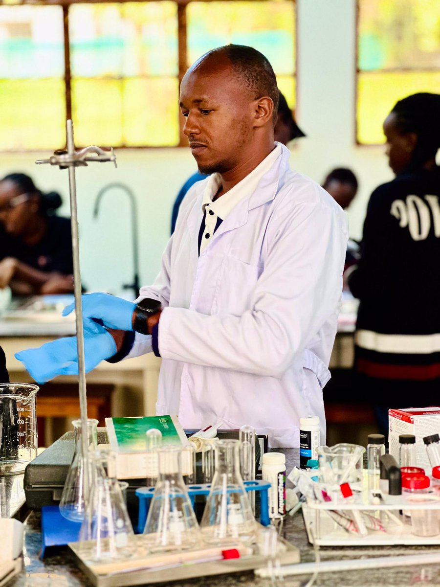 UCU_EngEnvt's tweet image. Wrapping up the week 🧫 🧪 🥼 🔬