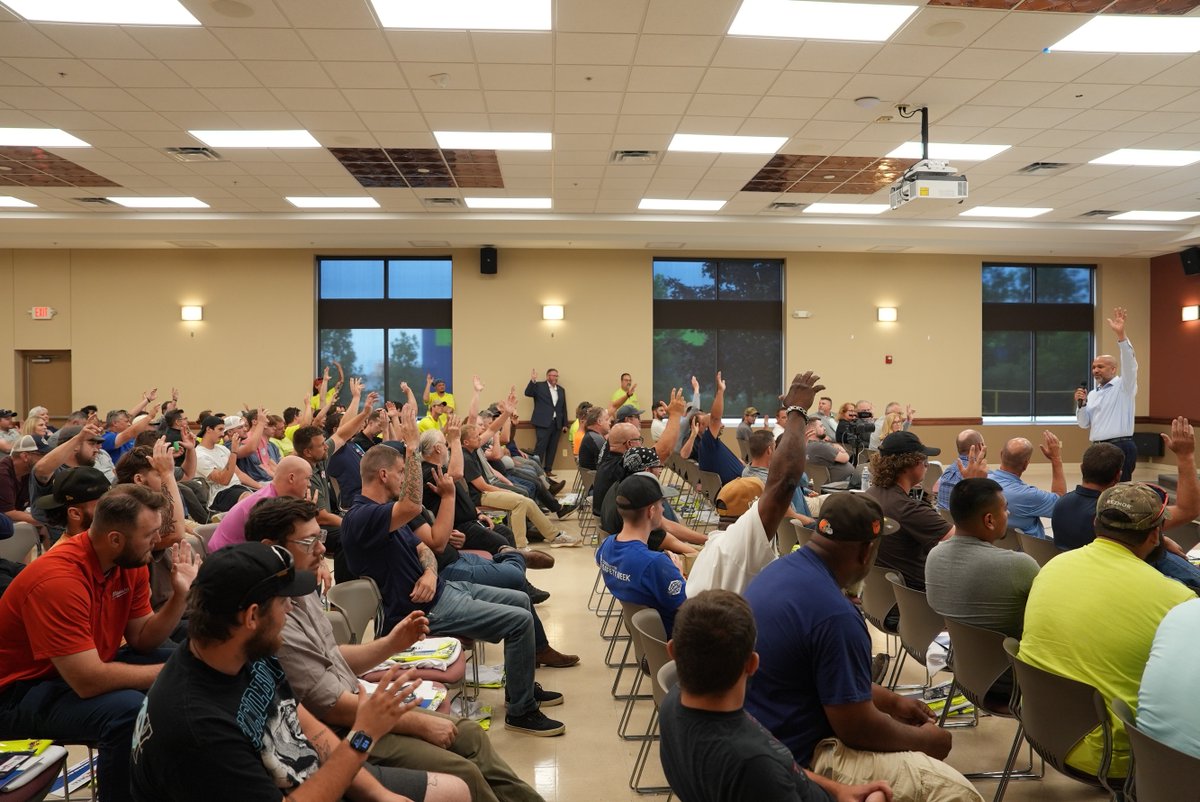 SMACNA's tweet image. Yesterday evening, SMACNA and SMART hosted the first-ever BE4ALL Town Hall in Cleveland, Ohio—the hometown of both SMACNA President Tom Martin and SMART General President Michael Coleman, who paneled this industrywide conversation together.
The event brought together industry…