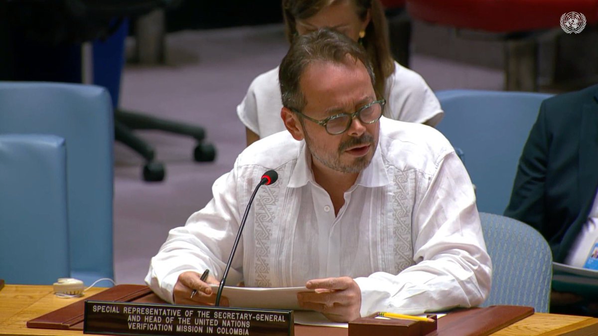 CGRuizMassieu's tweet image. For over six years, it has been a privilege to work closely with Colombians on the historic undertaking of peace. The Peace Agreement set out the path to follow: a holistic, comprehensive roadmap to address deep-rooted structural issues that have driven violence for decades.