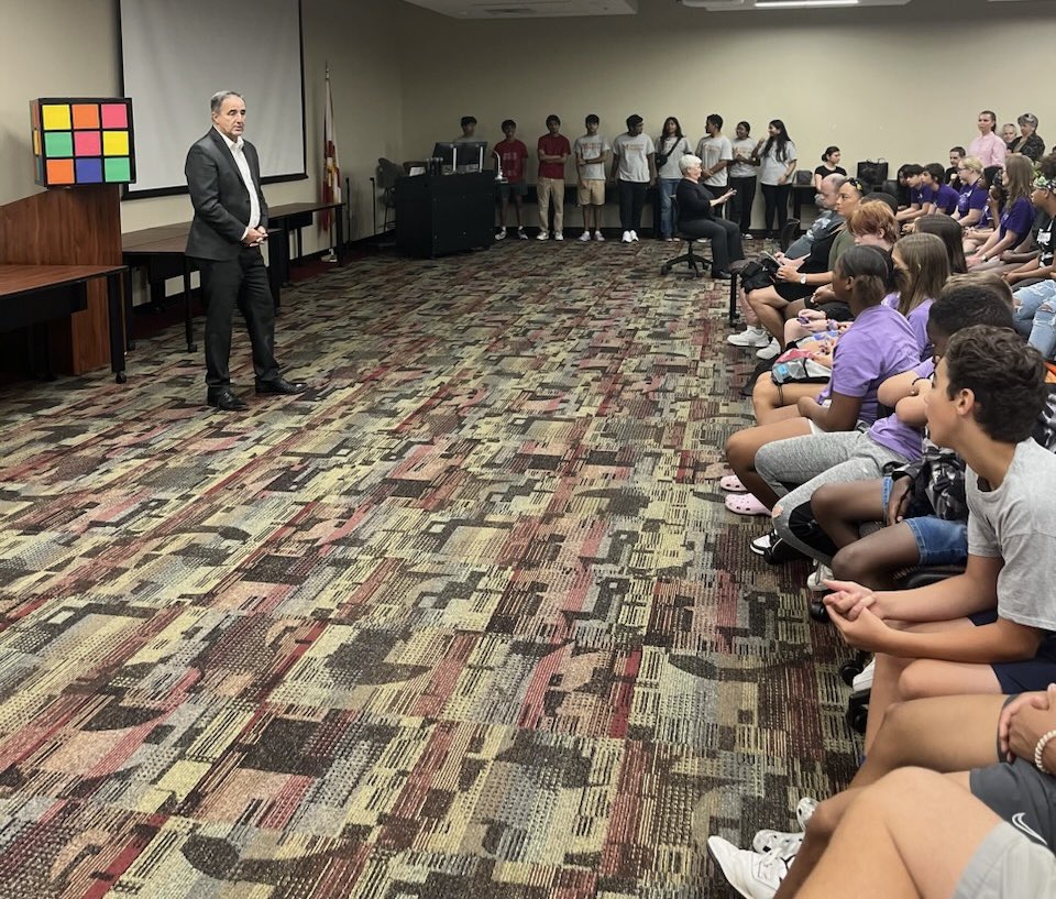 brucearector's tweet image. Thank you Clearwater Neighborhood Family Center for organizing the 8th Annual Rising Above Experience @St. Petersburg College this week. This awesome 2 day program focuses on wellness and STEM education for Clearwater’s youth. #ClearwaterShines #OurYouthOurFuture #wellness #STEM
