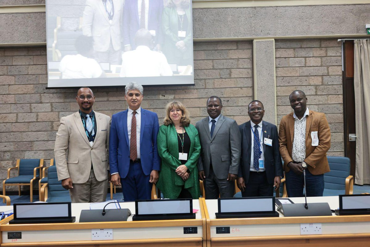 OSS (@oss_comms) on Twitter photo The <a href="/UNBiodiversity/">UN Biodiversity</a> and <a href="/oss_com/">ใพใผใใ</a> signed a host agreement for an African #TSCC to support #KunmingMontreal GBF implementation in ๐ฉ๐ฏ๐ช๐ฌ๐ช๐ท๐ฑ๐พ๐ฒ๐ท๐ฒ๐ฆ๐ธ๐ฉ๐น๐ณ.
A strong step forward for South-South cooperation & regional science-based action!
Read more: oss-online.org/en/accord-oss-โฆ The <a href="/UNBiodiversity/">UN Biodiversity</a> and <a href="/oss_com/">ใพใผใใ</a> signed a host agreement for an African #TSCC to support #KunmingMontreal GBF implementation in ๐ฉ๐ฏ๐ช๐ฌ๐ช๐ท๐ฑ๐พ๐ฒ๐ท๐ฒ๐ฆ๐ธ๐ฉ๐น๐ณ.
A strong step forward for South-South cooperation & regional science-based action!
Read more: oss-online.org/en/accord-oss-โฆ