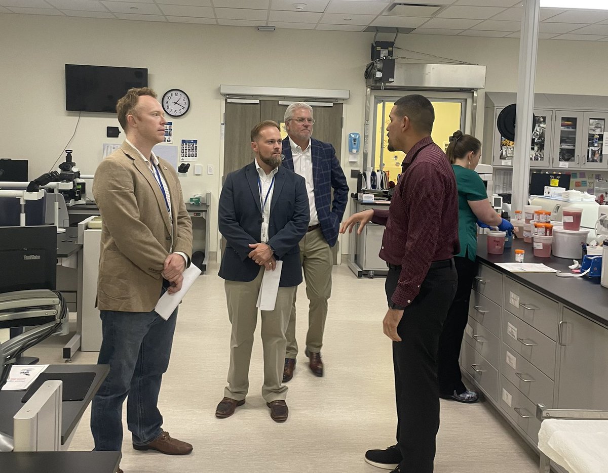 MoffittGR's tweet image. Ned Hance, Director of External Affairs, and Cameron Paul, Deputy Regional Director for @SenAshleyMoody, toured four of Moffitt Cancer Center’s state-of-the-art facilities, gaining insight into the innovative cancer care and research happening in the Tampa Bay region.🧬🔬