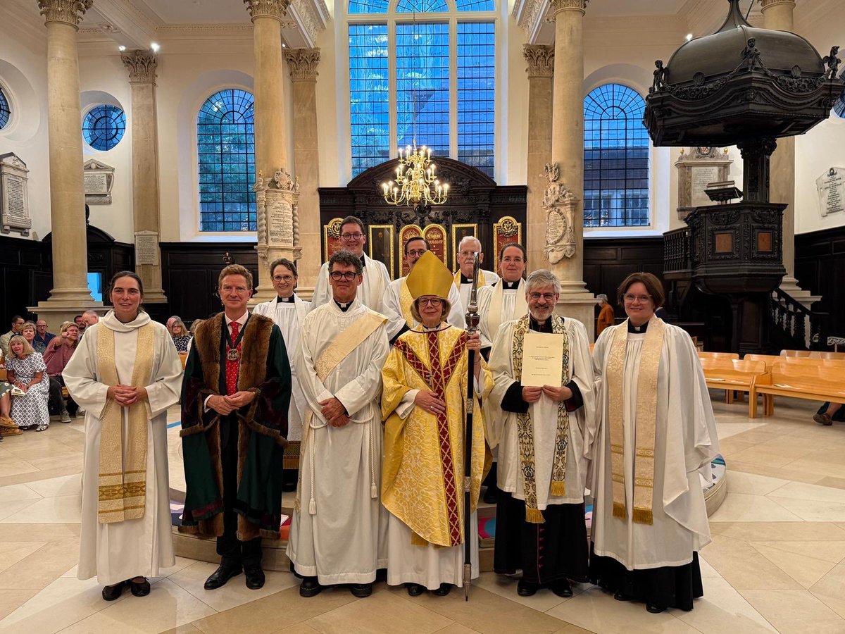 bishopSarahM's tweet image. A special evening last night at the newly reopened @StStephenEC4N to license Revd Stephen Baxter as Rector.