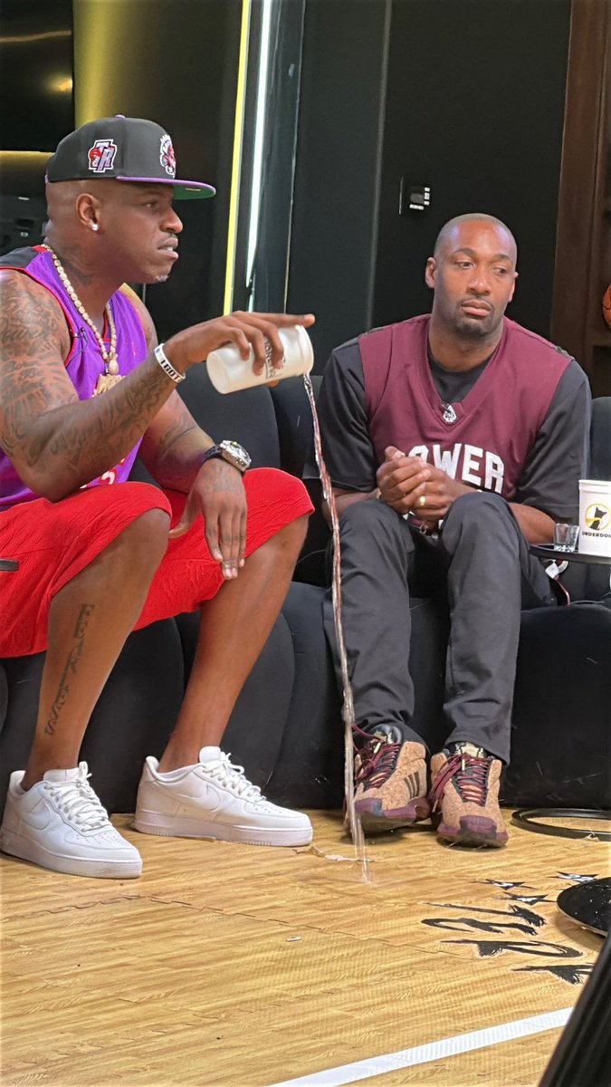 Can the pink lady and her community all lose internet today. It’s exhausting to see stupidity and coke levels this high all week.