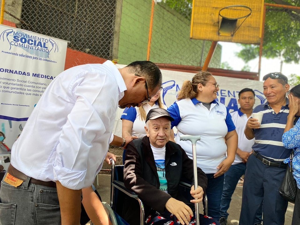 ComunitariosES's tweet photo. 🙌 El compromiso es con nuestra gente
El #MovimientoSocialComunitario continúa trabajando de la mano con voluntarios y personas solidarias para llevar soluciones a quienes más lo necesitan.
#ComunitariosEs #SillasDeRuedas🧑🦽 #MovientoSocialComunitario #PromoviendoSoluciones https://t.co/Xkoh7TghOk