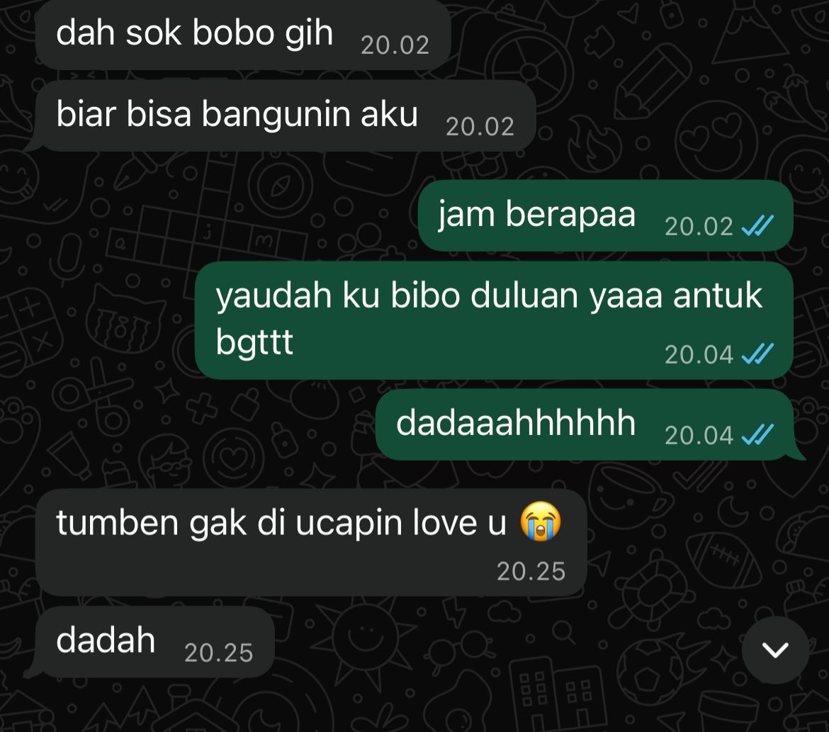 ADUH LUCU BGT NGOMEL KECIL PAKE EMOT NANGIS KARNA GA DIUCAPIN LOVE U 😭 gemes sama cowo sendiriiiii 🤏