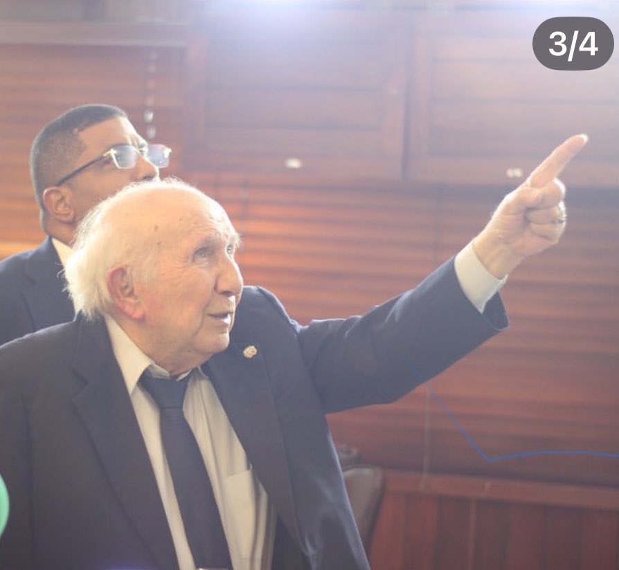 SantosLiriano's tweet photo. En el día de hoy y de corazón con alta estima, felicitar al Dr. Marino Vinicio Castillo #Vincho en su cumpleaños No.94, en plena salud, juicio y coraje, Dios le continué bendiciendo.
@redes_FNP
@pelegrinc
@jvcs57
@VinicioSenador
#vinchos https://t.co/YyjsfBY7rJ