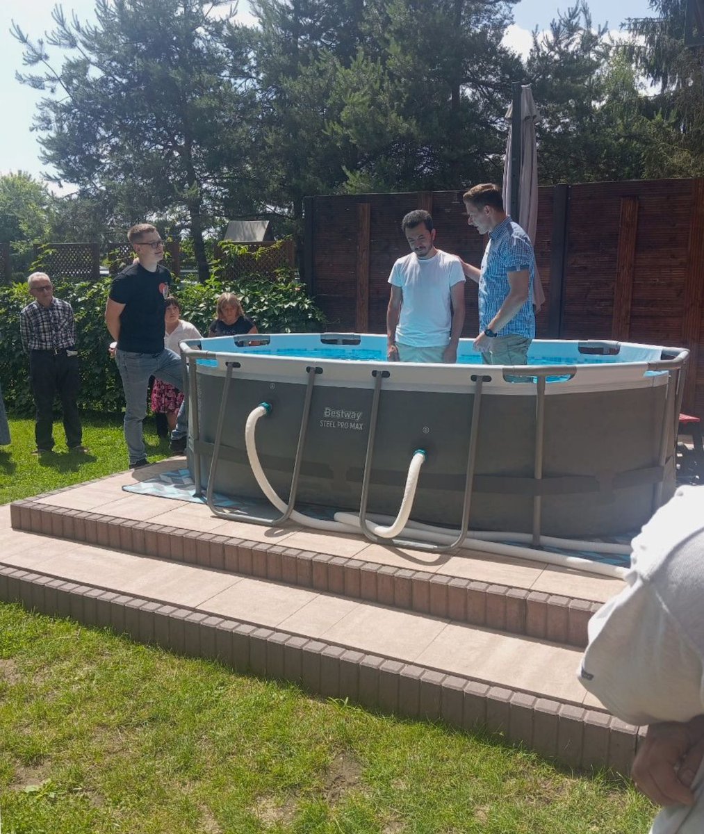 HeartCryMission's tweet image. HeartCry missionary Adam Węgrzyk, who serves the Lord as a pastor in Poland, recently wrote of three baptisms in his church. Adam shares:
"Even now I can see that the church continues in God’s grace. We had about 40 people to be the witnesses of baptizing three brothers. After…
