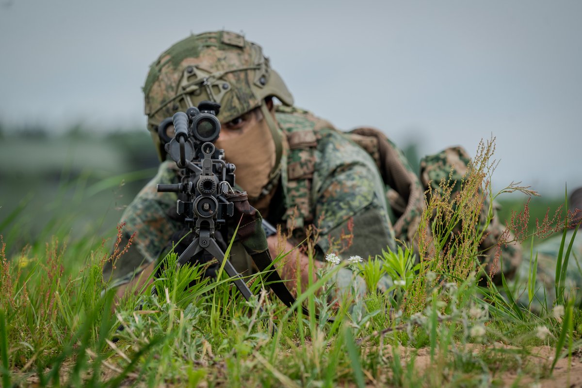 mnbg_lithuania's tweet image. When it comes to countering drones, it`s not always high-tech that makes the difference. During the recent live fire exercise, our Dutch allies showed how precision, training and the right mindset can turn every single soldier into a capable drone hunter.#DroneDefence #LiveFire