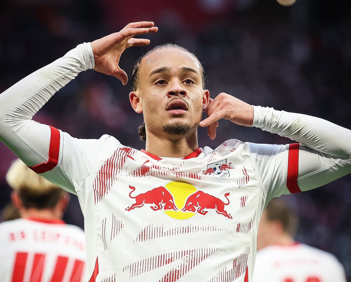🚨🇳🇱 Chelsea and Arsenal among clubs attentive to Xavi Simons situation this summer.

He’s prepared to leave Leipzig as revealed since May and Premier League top clubs are informed. No bids or talks yet.

Nothing concrete with Barça so far.

🎥 youtu.be/nm0nchZGnUU