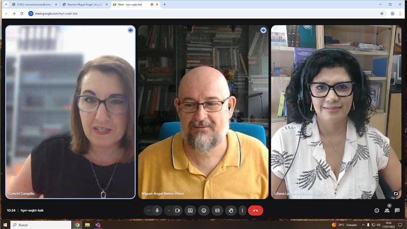 LilianaLdeG's tweet photo. Gente linda que se cruza en el camino y te hacen sentir admiración.
Gracias a mi maestra @ConchiCampillo por sumarme a este tremendo proyecto en que aprenderé de ella y de @SeguirPensando 
Con todas mis ganas aportaré al trabajo de la Universidad de Alicante ❤️ https://t.co/ByNXFiysoj