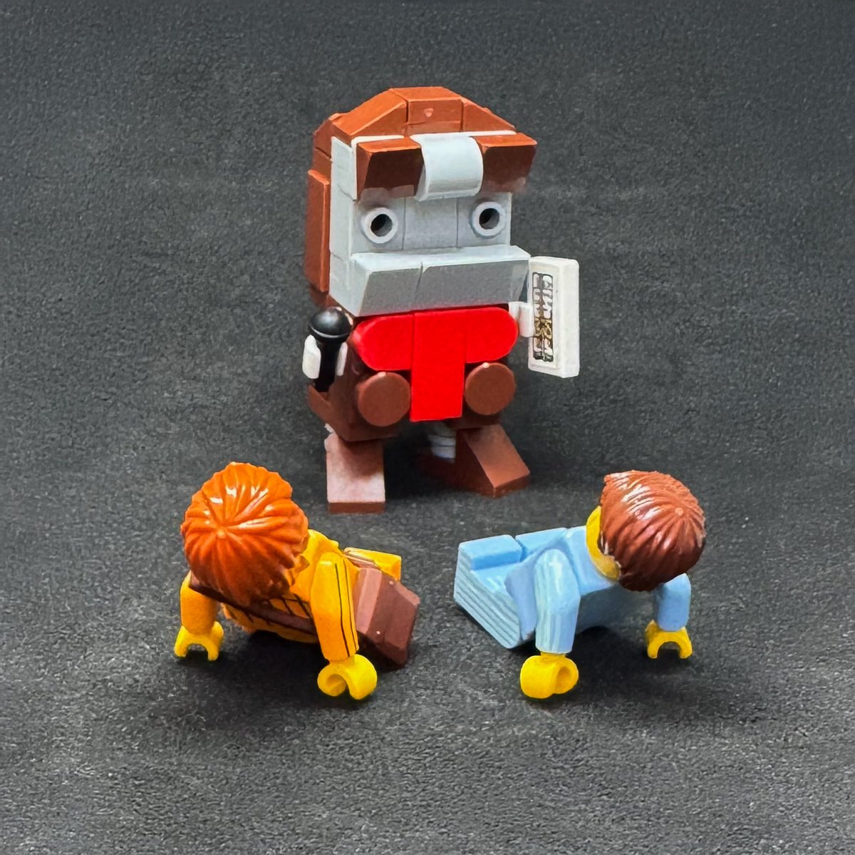 dafttom's tweet image. New Arrival from the Galactic Hyperspace Planning Council!
Introducing… brick-built Prostetnic Vogon Jeltz! Hide your poetry books.

Massive thanks to everyone backing my Hitchhiker’s Guide to the Galaxy LEGO set so far!

ideas.lego.com/s/p:57b5236ec8…