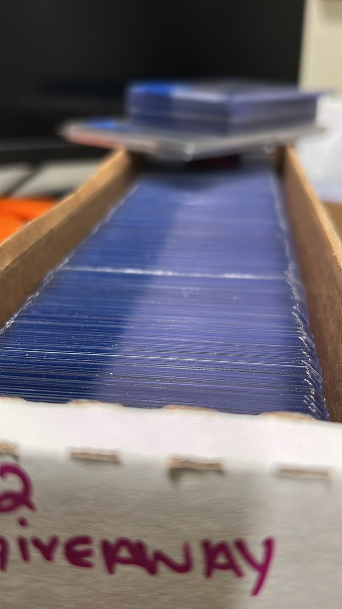 *Pick 2 Giveaway*

Follow <a href="/TheToppsRCGuy/">The Rookie Card Guy</a> 
RT this Tweet 
Pick 2 Numbers between 1 - 234

Winner Picked using X Picker Tonight at 6pm CST. 

#TheHobby #Giveaway