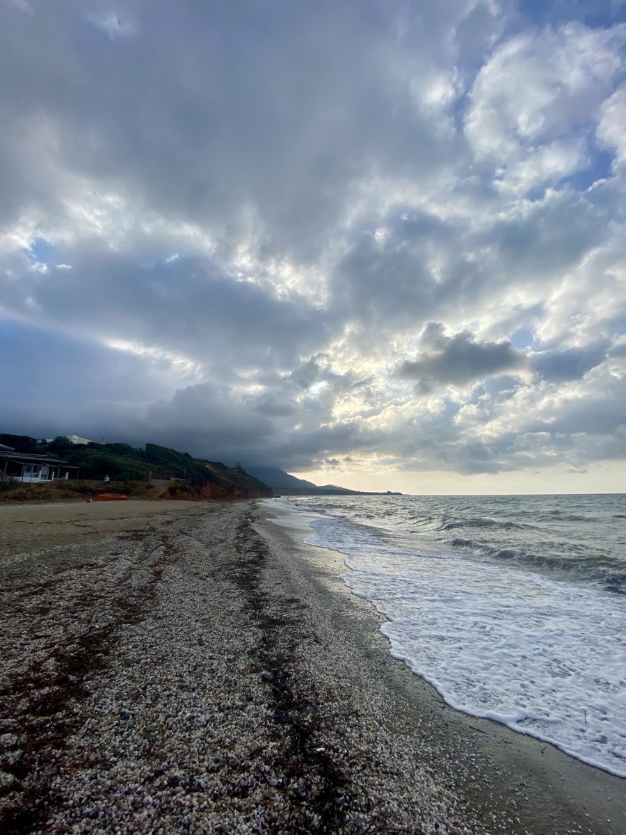 SenoritaSea's tweet image. I’ll take all my worries at the beach and I’ll wave them goodbye