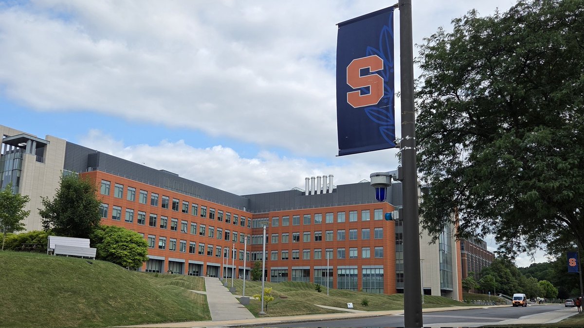 EngineeringSU's tweet image. You can't spell summer without SU. 🌞
#SyracuseU