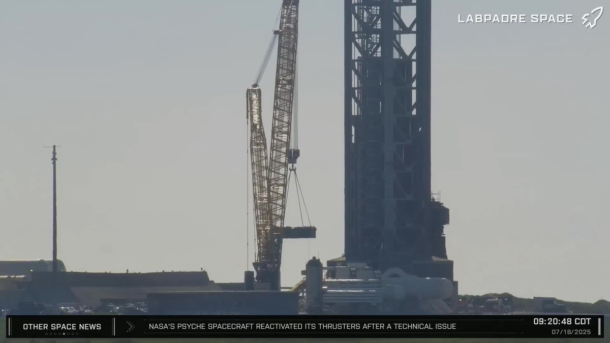 LabPadre's tweet image. The Starship adapter ring is being lifted!
Watch LIVE: youtube.com/watch?v=oOj_x6…