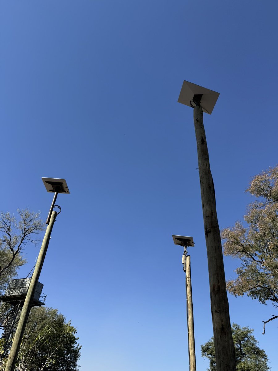 ajventerx's tweet image. @Starlink 
Arrived in the Okavango Delta Botswana 🇧🇼 
(In the middle of nowhere)
At the lodge the wifi 🛜 is super fast!
I ask management how is it possible…
They go show me…
STARLINK!!!
Guests and Employees are so happy!
@elonmusk