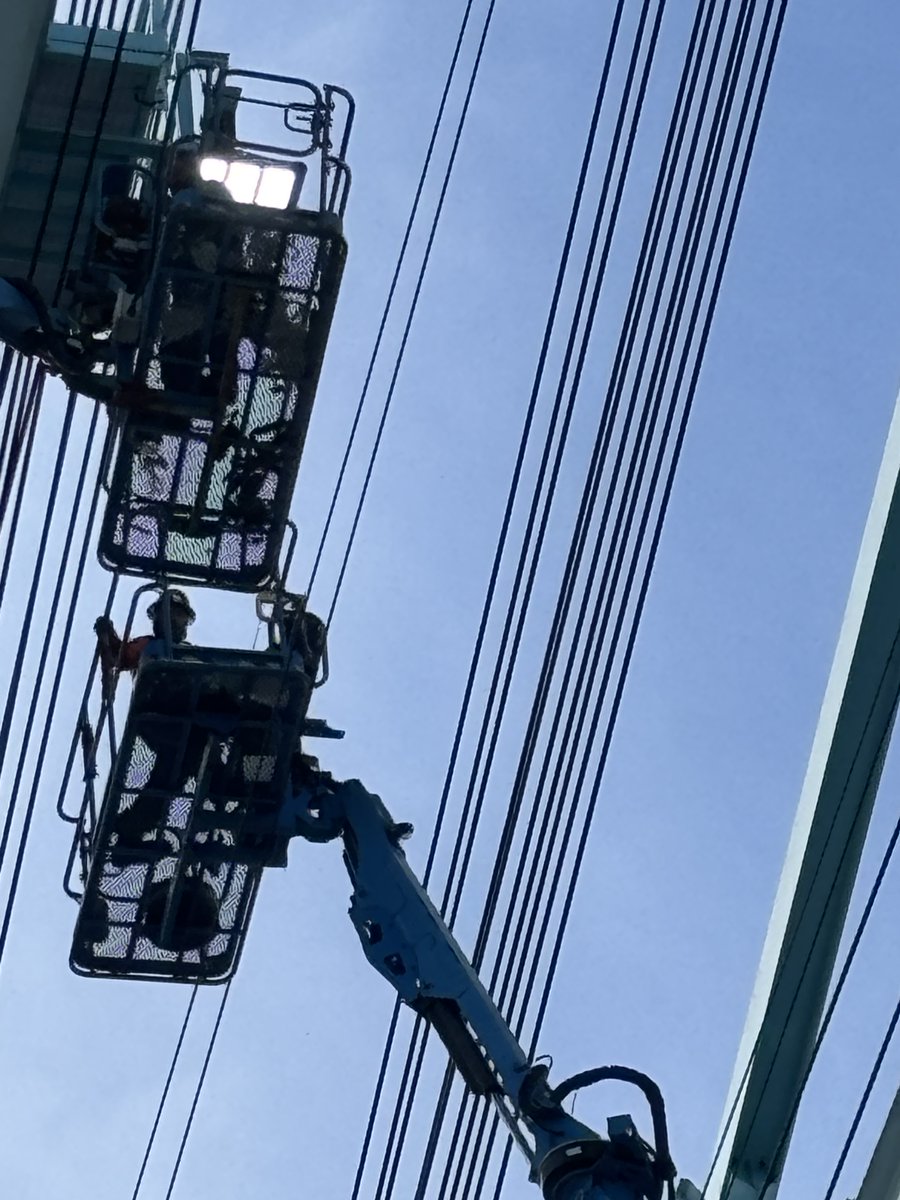 JAXPORT's tweet image. Our skilled and highly trained crane technicians are always hard at work keeping our container cranes in top shape. 🛠️
The team recently completed a complex repair at our Talleyrand Terminal that required precise coordination, including the use of a barge and two of JAXPORT’s…