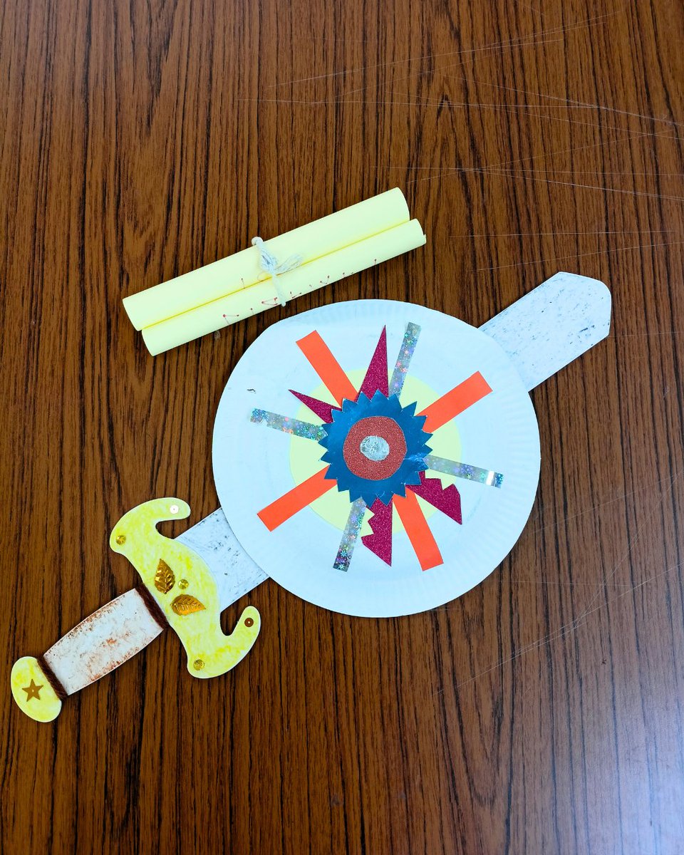 EwellLib's tweet image. Come along to @bournehallewell&apos;s Festival of Archaeology! 🏛 Sat 19th July 11am-4pm

Head into the library to make one of our amazing
crafts: a sword ⚔, a shield 🛡, or a scroll 📜

[VD: Video of a yellowed paper scroll with &quot;Welcome to Ewell Library&quot; written in Roman letters.]