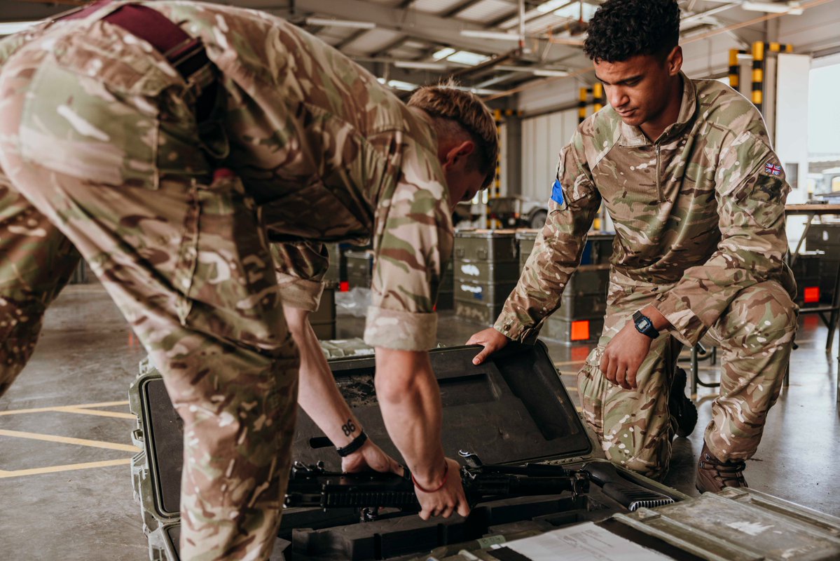 16AirAssltBCT's tweet image. Documents✅
Weapons, ammunition, supplies✅
Vehicles✅
Ready for anything!
Exercise Totemic, a no-notice practice mobilisation of the Air Manoeuvre Battle Group, has tested our #readiness to respond to global crises at short notice.