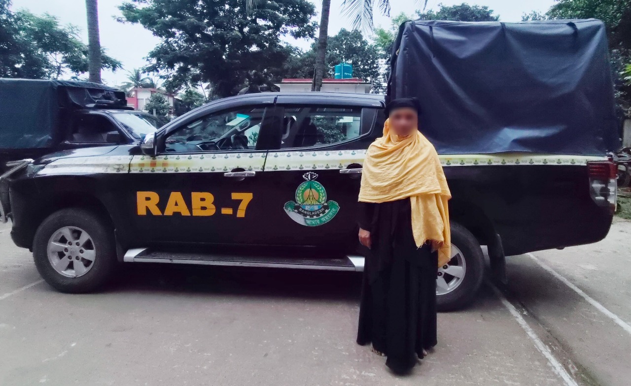 আনোয়ারায় ৩ কোটি টাকার ১ লাখ পিস ইয়াবাসহ নারী মাদক ব্যবসায়ী আটক