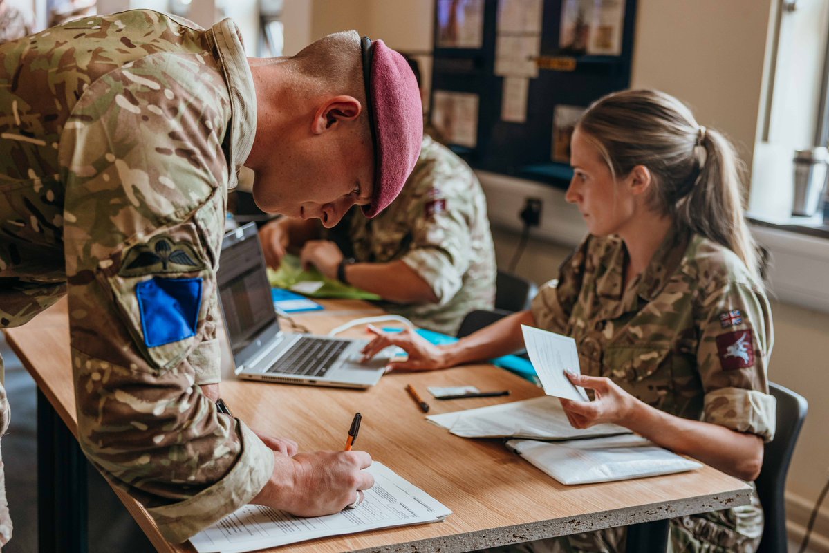 16AirAssltBCT's tweet image. Documents✅
Weapons, ammunition, supplies✅
Vehicles✅
Ready for anything!
Exercise Totemic, a no-notice practice mobilisation of the Air Manoeuvre Battle Group, has tested our #readiness to respond to global crises at short notice.