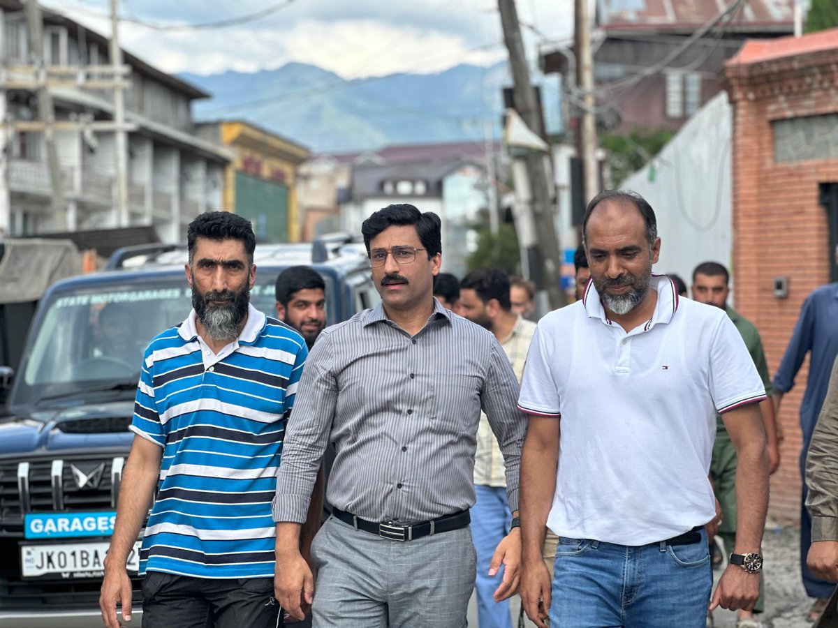 Office of MLA Lal chowk (@mlalalchowk) on Twitter photo Hon’ble MLA Lal Chowk, <a href="/ahsanpardesi/">Ahsan Pardesi</a>, today kickstarted the macadamisation work in various areas of Raj Bagh, marking another step in the ongoing development drive across the Lal Chowk constituency.
Accompanied by party office bearers, the MLA interacted with local residents, Hon’ble MLA Lal Chowk, <a href="/ahsanpardesi/">Ahsan Pardesi</a>, today kickstarted the macadamisation work in various areas of Raj Bagh, marking another step in the ongoing development drive across the Lal Chowk constituency.
Accompanied by party office bearers, the MLA interacted with local residents,