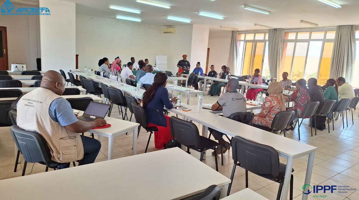 AmodefaOficial's tweet photo. No âmbito do projecto Iniciativa Local – Saúde Sexual Reprodutiva e Direitos assegurados para todos, a AMODEFA realizou, esta semana, uma capacitação dirigida a Educadores de Pares, membros do Youth Action Movement (YAM) e Pontos Focais de Saúde Escolar, na cidade de Pemba. https://t.co/HZkZlF4p2m