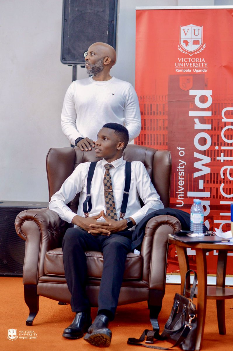 H.E KHÄÚKHÄ M.Ä ÉMMÀNÚÉL (@uncleemma256) on Twitter photo Behind every vibrant guild president there is unwavering support of a great vice chancellor like <a href="/ReachDrMuganga/">ᗪᖇ. ᒪᗩᗯᖇEᑎᑕE ᗰᑌGᗩᑎGᗩ</a> . Confident I’m nurtured by the best university <a href="/VUKampala/">Victoria University, Kampala</a>
#Leadership | #Gratitude Behind every vibrant guild president there is unwavering support of a great vice chancellor like <a href="/ReachDrMuganga/">ᗪᖇ. ᒪᗩᗯᖇEᑎᑕE ᗰᑌGᗩᑎGᗩ</a> . Confident I’m nurtured by the best university <a href="/VUKampala/">Victoria University, Kampala</a>
#Leadership | #Gratitude
