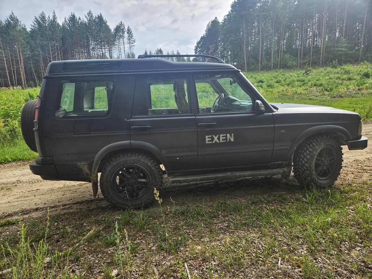 Exen's tweet image. Drugie auto na konwój w przyszłym tygodniu gotowe!
Disco 2 to absolutna legenda offroadu, w tym wojennego
Ten piękny egzemplarz trafi do polskiej ochotniczki Doroty z 4 brygady tankowej, zostanie przerobiony na karetkę frontową!
pomagam.pl/4x4dlaukrainy
patronite.pl/Exen