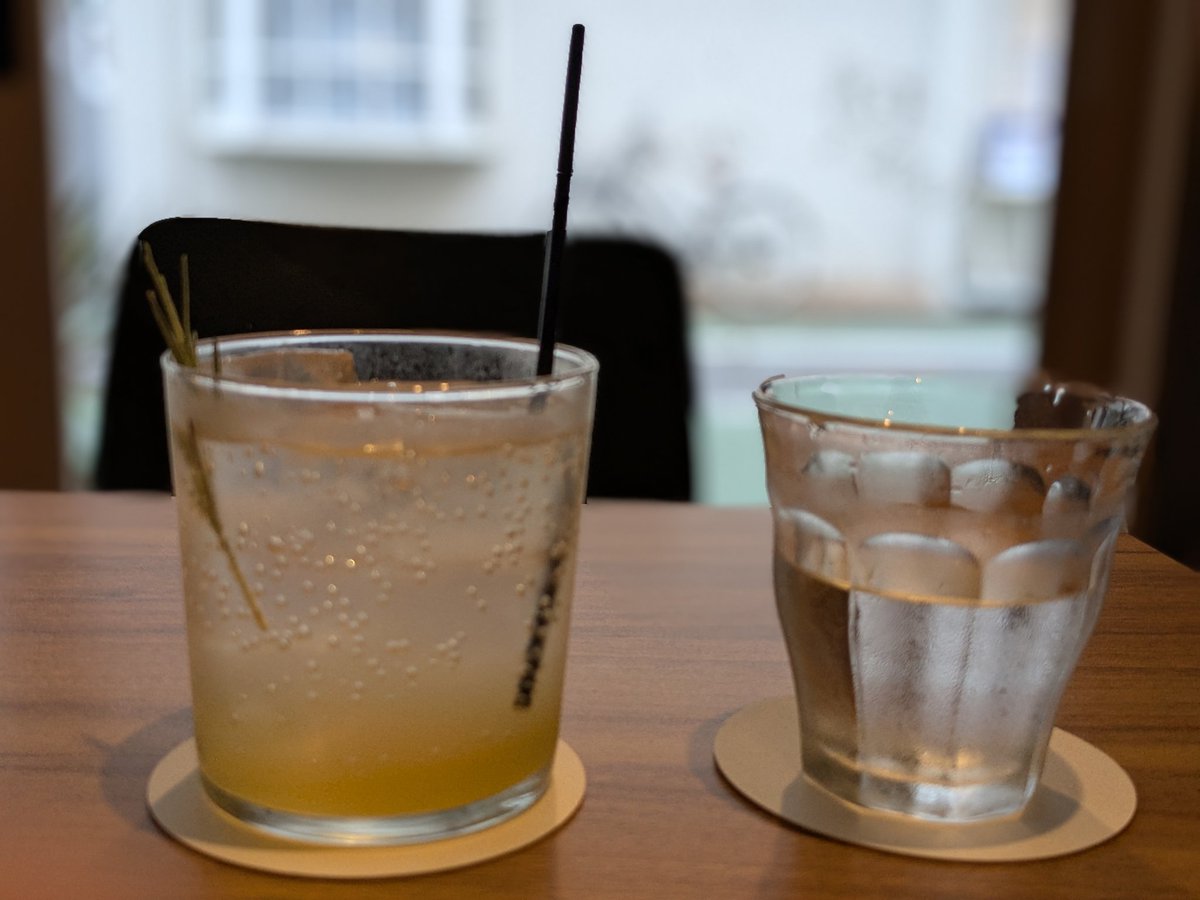 frenesifrenesi's tweet image. レモンソーダ。こういうのは混ぜずに2層のまま飲むのが好き