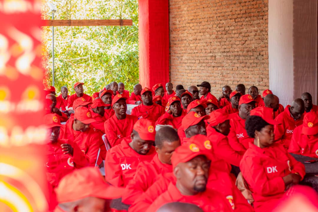 Times360Malawi's tweet image. #Times360Malawi
UTM president Dalitso Kabambe has challenged that UTM will form the biggest block in Parliament with over 150 Members of Parliament (MPs) in a house of 229 members.