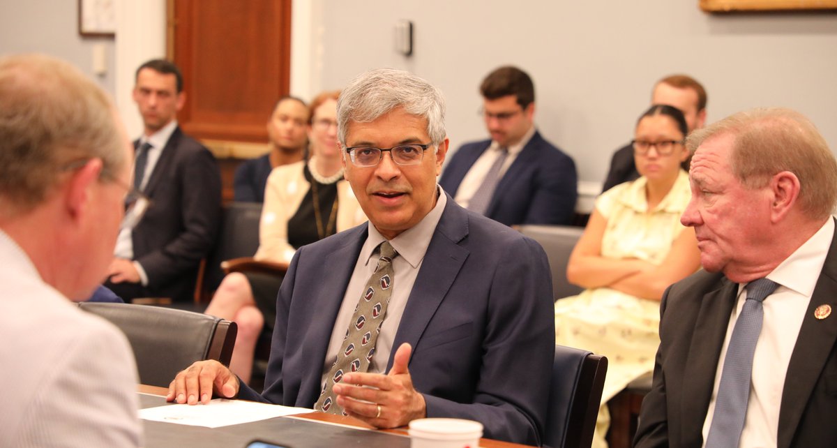 GOPDoctors's tweet image. Yesterday, the GOP Doctors' Caucus hosted @NIHDirector_Jay to discuss the agency’s priorities to improve the integrity of medical research and improve the health of America.
Science has stagnated, life expectancy in the United States is lagging, and American leadership in health…