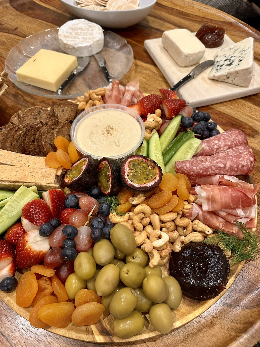 JeanGen1's tweet image. Fromage! #toursnacks #couchpeleton #TDFF2025 #sbstdf