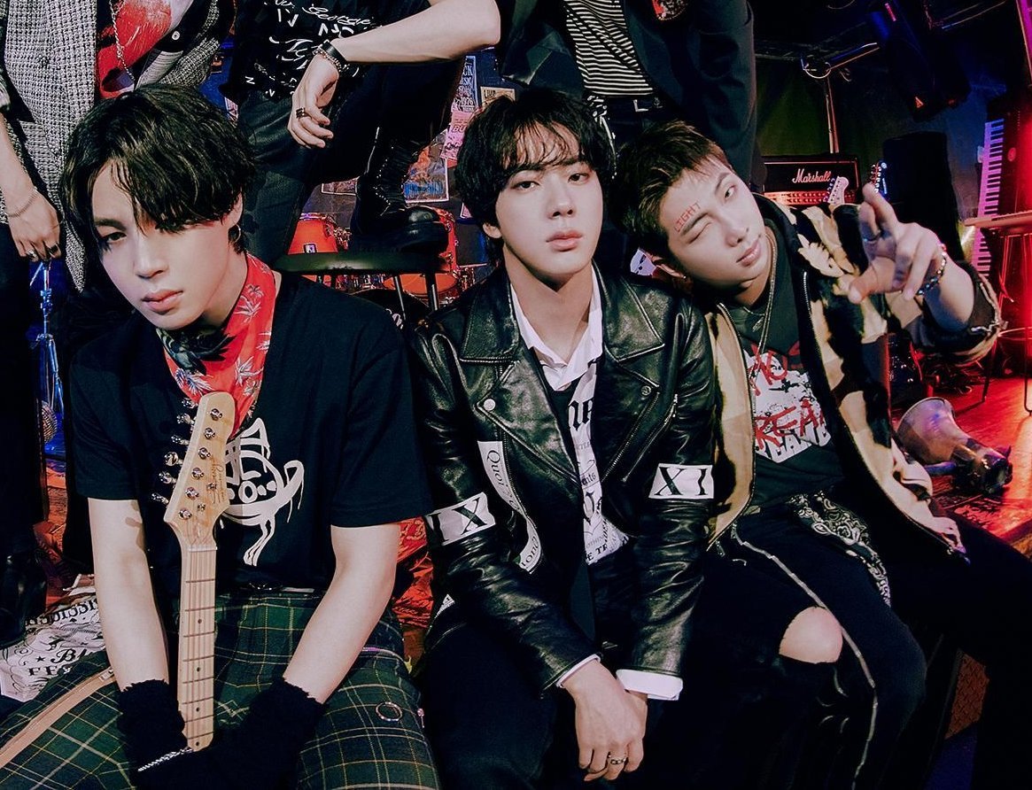 I want them in a rock band 🎸