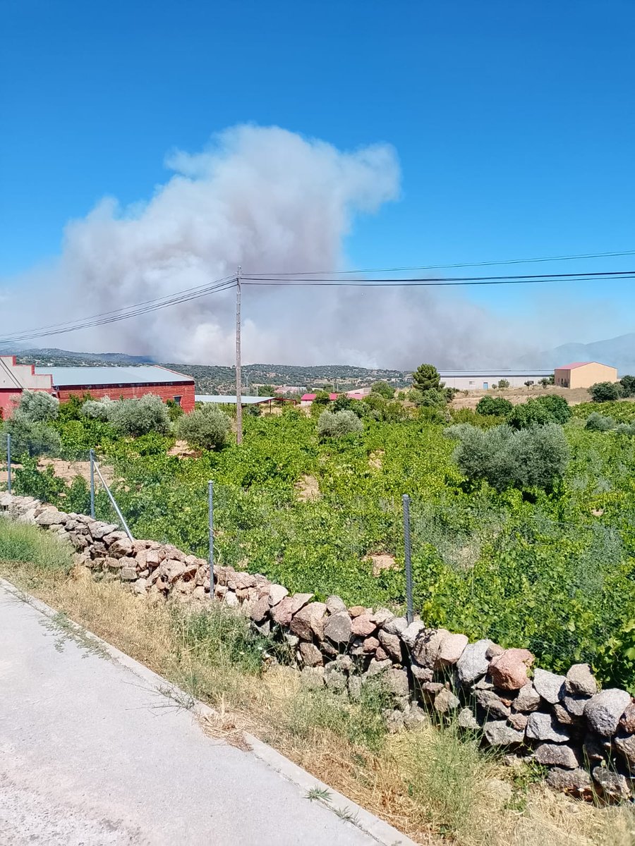 brif_iglesuela's tweet photo. 16:27 | 🔥 #IFNavaluenga #Ávila

🔴
👀 del #IF donde hemos sido activados para actuar junto a medios de @naturalezacyl

👉📸 ⬇️ https://t.co/1XlFVVP5TN