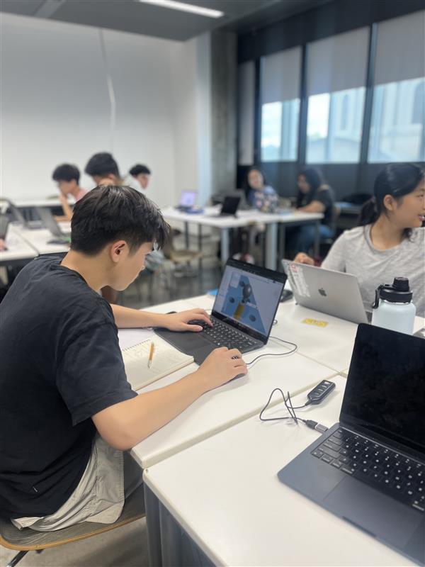 cusummerstem's tweet image. Innovation was everywhere today— students engineered vessels in OnShape, explored sustainable design on Governor's Island, coded with interrupts, and turned commute data into colorful charts. Our students are pushing boundaries and building the future, one project at a time!