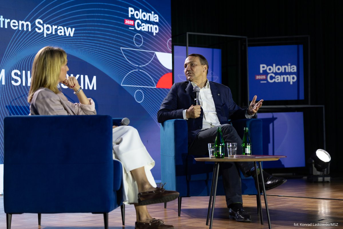 MSZ_RP's tweet image. 💬 Czasy są takie, że nie można stać z boku. Możecie nieść dalej opowieść o rozwijającej się 🇵🇱 i zapobiegać, powstrzymywać oraz prostować dezinformację szerzoną przez naszych przeciwników. Mówcie o 🇵🇱 prawdę – nie proszę o nic więcej.
| Min. @sikorskiradek podczas @PoloniaCamp