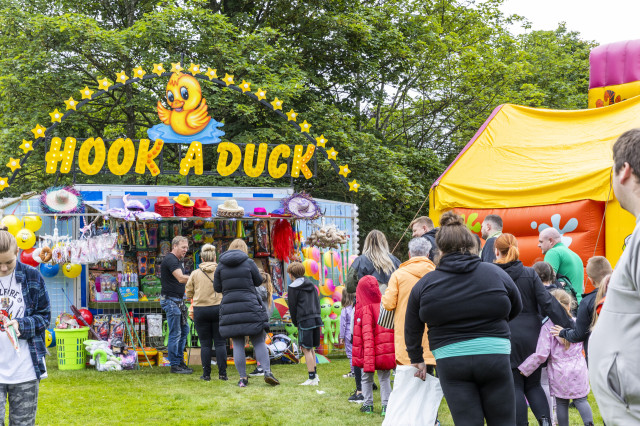 PlatformGlasgow's tweet image. Join us for the first of our festival days TOMORROW at Alexandra Park, Dennistoun, Glasgow | 12 noon - 4pm | FREE entry 🎉
Come visit us at the Platform stall to learn more about what we do and get the chance to win a £75 shopping voucher 💵
platform-online.co.uk/whats-on/event…