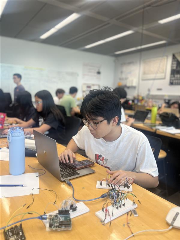 cusummerstem's tweet image. Innovation was everywhere today— students engineered vessels in OnShape, explored sustainable design on Governor's Island, coded with interrupts, and turned commute data into colorful charts. Our students are pushing boundaries and building the future, one project at a time!