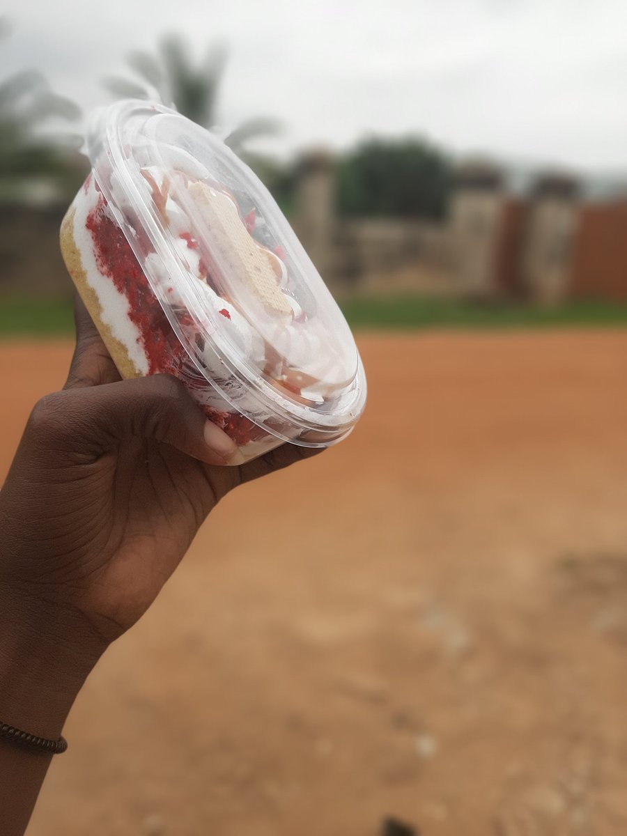 Addawu_Dede's tweet image. Our parfaits are ready 🥳🥳
Red Velvet and Vanilla available now. 60 cedis for one. Kindly Dm or contact 0256391056 for yours